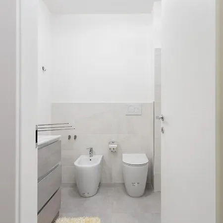 Apartment Russoli By Halldis Milan