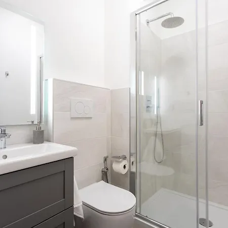 Russoli By Halldis * מילאנו