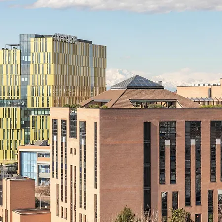 Russoli By Halldis * מילאנו